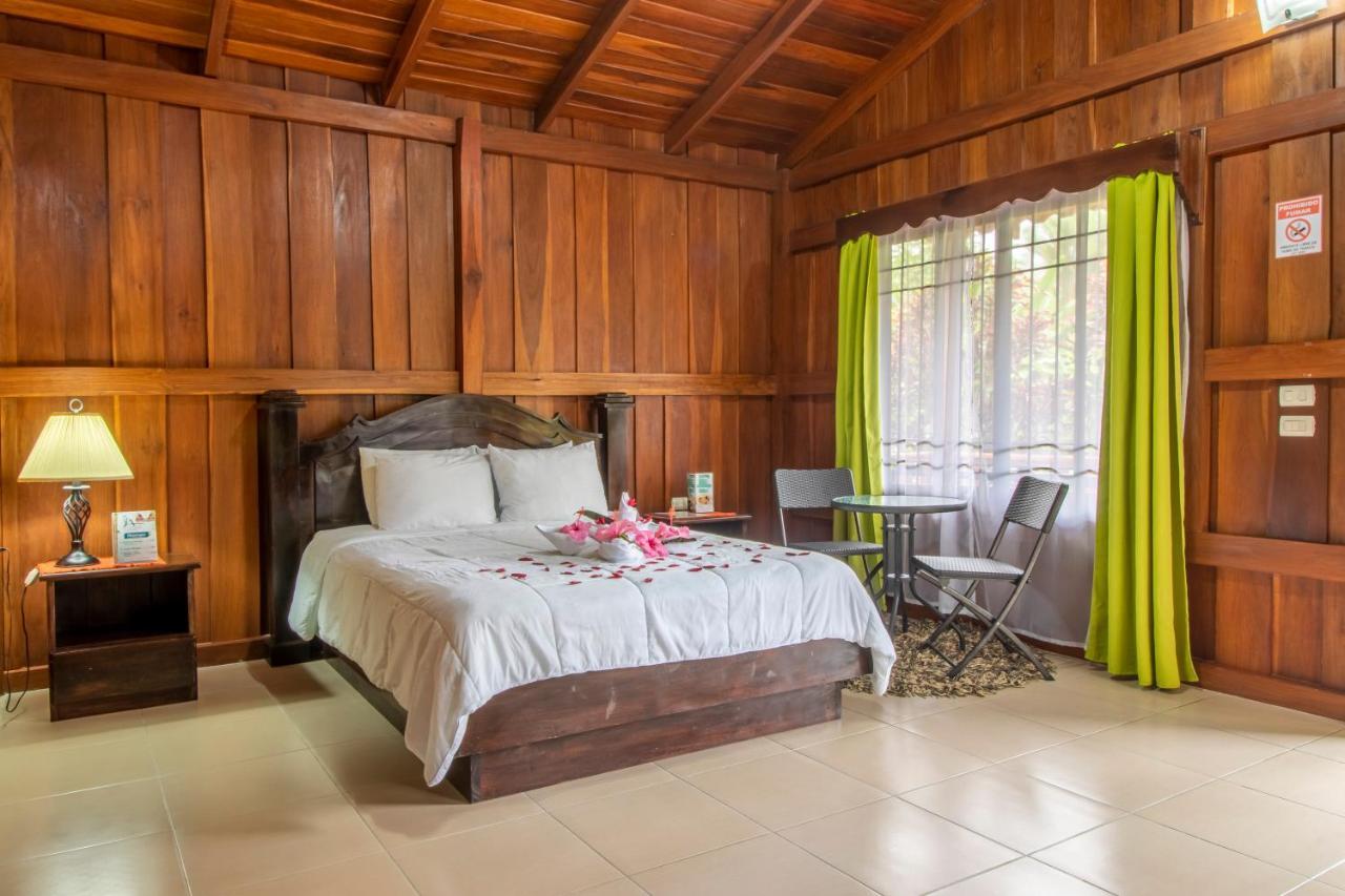 Hotel Rancho Cerro Azul ラ・フォルトゥナ エクステリア 写真